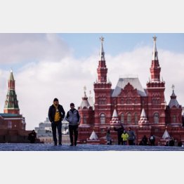 赤の広場を歩く人たち（モスクワ）／（Ｃ）ロイター