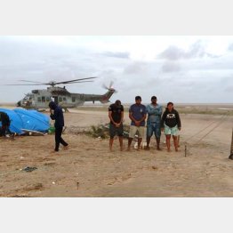 救助された6人（ブラジル海軍のツイッターから）