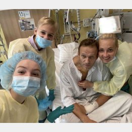 毒物による暗殺未遂にも遭った（アレクセイ・ナワリヌイ氏＝右から2番目）／（Ｃ）ロイター