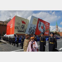 ロシア国民にはこの戦いに誇りを持っている（対独戦勝記念日のモスクワ）／（Ｃ）ロイター