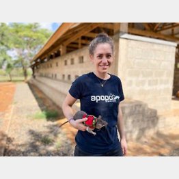 ラットはマイク、ビデオ、GPSを内蔵したバックパックを背負って救助活動します（フェイスブックから）