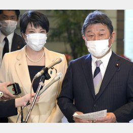 大炎上コンビ（自民党の茂木敏充幹事長と高市早苗政調会長）／（Ｃ）共同通信社