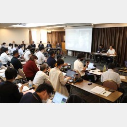 全国霊感商法対策弁護士連絡会の記者会見には多くのメディアが詰めかけた（Ｃ）日刊ゲンダイ