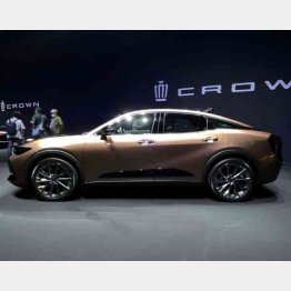 新型は前後が絞られた流線型デザイン（写真）小沢コージ