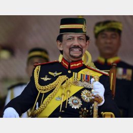 ブルネイのスルタン、ハサナル・ボルキア国王（Ｃ）ロイター＝共同