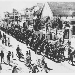 1940年9月、北部仏印に進駐する日本軍。その10カ月後南部仏印に兵を進めた（Ｃ）共同通信社
