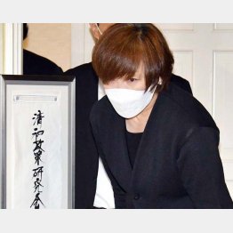 21日の安倍派総会で挨拶をした昭恵夫人（Ｃ）日刊ゲンダイ