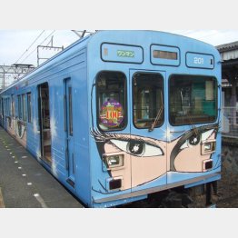 青忍者編成と100周年ヘッドマーク（Ｃ）日刊ゲンダイ