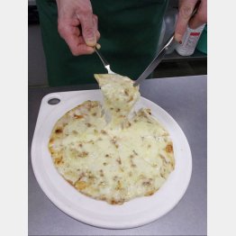 アンチョビーガーリックピザ（Ｃ）日刊ゲンダイ