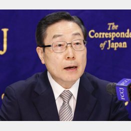 自己弁護を続けた田中会長（Ｃ）共同通信社