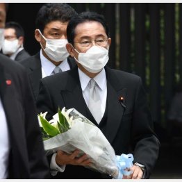 77回目の終戦の日は千鳥ヶ淵戦没者墓苑で献花（岸田首相）／（Ｃ）日刊ゲンダイ