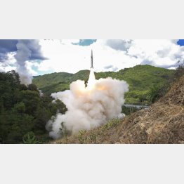 中国軍が行った台湾本土攻撃のミサイル発射演習（Ｃ）新華社＝共同