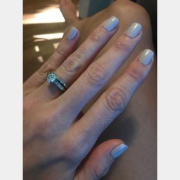 フランチェスカさんの指輪（フランチェスカさんとルーさんのフェイスブックから）