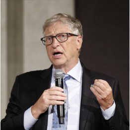 アフリカ開発会議に向け開かれたシンポジウムで発言するビル・ゲイツ氏＝19日午後、東京都内のホテル（Ｃ）共同通信社