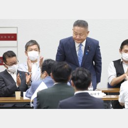 「選挙のお礼」も（日本維新の会代表選で大差で選出された馬場伸幸新代表＝27日）／（Ｃ）日刊ゲンダイ