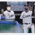 西武の辻監督（右）と松井稼頭央コーチ（Ｃ）共同通信社