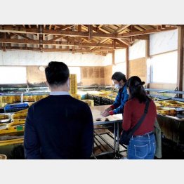 地域を訪れた副業希望者の案内も行っている（提供写真）