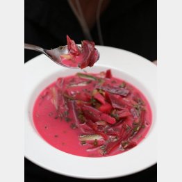 ウクライナでは冷たいボルシチもよく食べられるという（Ｃ）日刊ゲンダイ