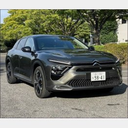 新世代アイコン、V字型シグネチャーライトが輝く（写真）小沢コージ