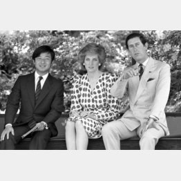1986年、チャールズ皇太子ダイアナ妃来日でご案内をした天皇陛下（Ｃ）共同通信社