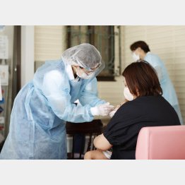 急ごしらえの発熱外来（Ｃ）共同通信社