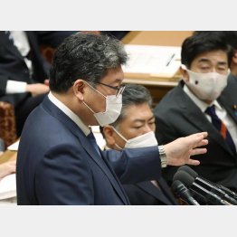 “どの口が言う？”（衆院予算委員会で質疑する自民党の萩生田光一政調会長＝17日午前）／（Ｃ）日刊ゲンダイ