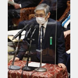 予算委員会で答弁する黒田東彦日銀総裁（Ｃ）日刊ゲンダイ