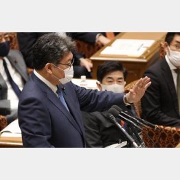冷ややかな空気が漂っていた…（質疑する自民党の萩生田光一政調会長）／（Ｃ）日刊ゲンダイ
