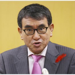 記者会見でマイナンバーカードの普及促進策を発表した河野デジタル相（Ｃ）共同通信社