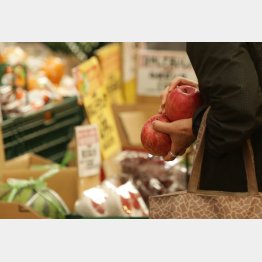 止まらない物価高騰、賃上げもなし…（Ｃ）日刊ゲンダイ