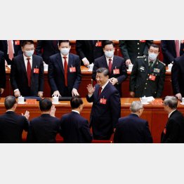 最高指導部を自身の側近で固めた習近平総書記（＝中央、国家主席）／（Ｃ）ロイター