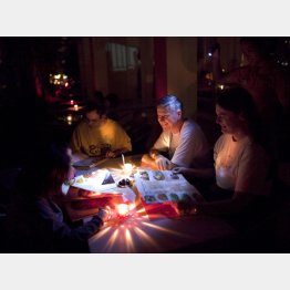 海外の夜の街まで尾行も…（Ｃ）ロイター