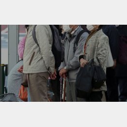 老後の生活不安は日に日に募る…（Ｃ）日刊ゲンダイ