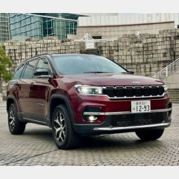 ジープらしいワイルドな7本スリットグリル（写真）小沢コージ