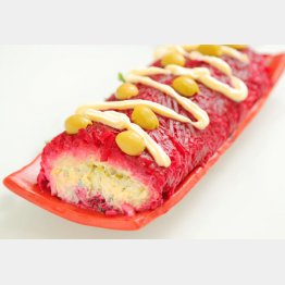 ビーツのシュバサラダロール（Ｃ）日刊ゲンダイ