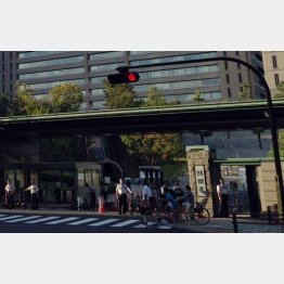 AIで国民心理をコントロール（防衛省）／（Ｃ）日刊ゲンダイ