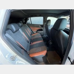 リアシートは広々、ヒザ前スペースも十分（写真）小沢コージ