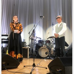 すぎもとまさとディナーショーにて（Ｃ）日刊ゲンダイ