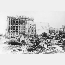 米機の爆撃を受けた東京＝1945年10月3日（Ｃ）Sputnik／共同通信イメージズ