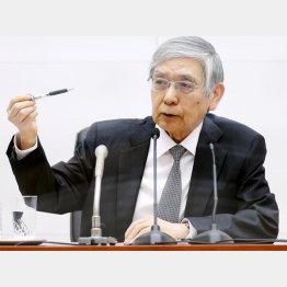 約10年間大規模緩和を続けアベノミクスを支えた黒田日銀総裁、次期総裁は誰に？（代表撮影）