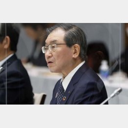 連合との会談の冒頭、あいさつする経団連の十倉雅和会長＝23日（Ｃ）共同通信社