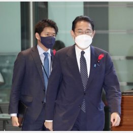 そろそろ潮時では…（岸田首相と長男の翔太郎首相秘書官＝奥）／（Ｃ）共同通信社