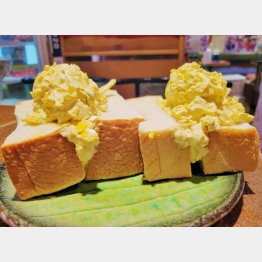 中にも上にもどっさりの名物タマゴサンド（提供写真）