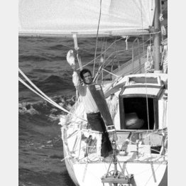 1974年5月、無寄港世界一周を達成（Ｃ）共同通信社