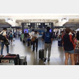 旅行は快適でも…（Ｃ）日刊ゲンダイ