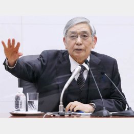 黒田東彦日銀総裁はどんな「土産」を置いていくのか（代表撮影）