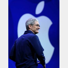 米アップルのクックCEOは高級路線を貫くか（Ｃ）ゲッティ＝共同