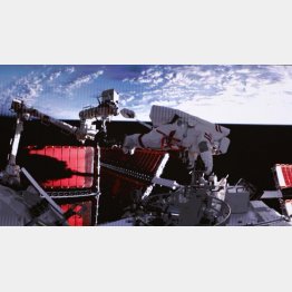 中国有人宇宙船「神舟15号」乗組員の船外活動（Ｃ）新華社／共同通信イメージズ