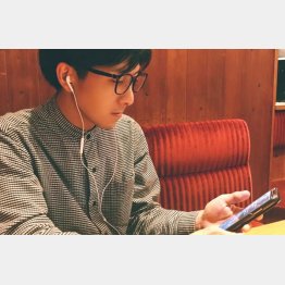 イヤホンの音量は小さめに