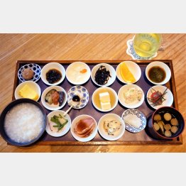 思わず拝みたくなる品数（Ｃ）日刊ゲンダイ